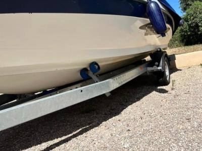 Plazas para barco/remolque, etc. Terreno cerrado vigilado por cámaras.