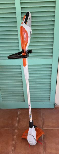 Stihl FSA45 Recortabordes / Recortadora