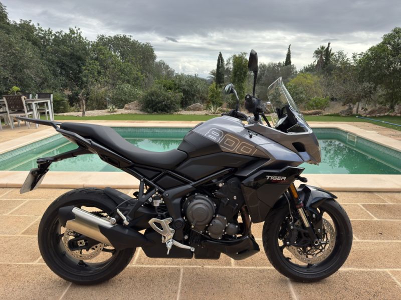 Busco un/a motociclista simpático/a para salidas ocasionales por la isla