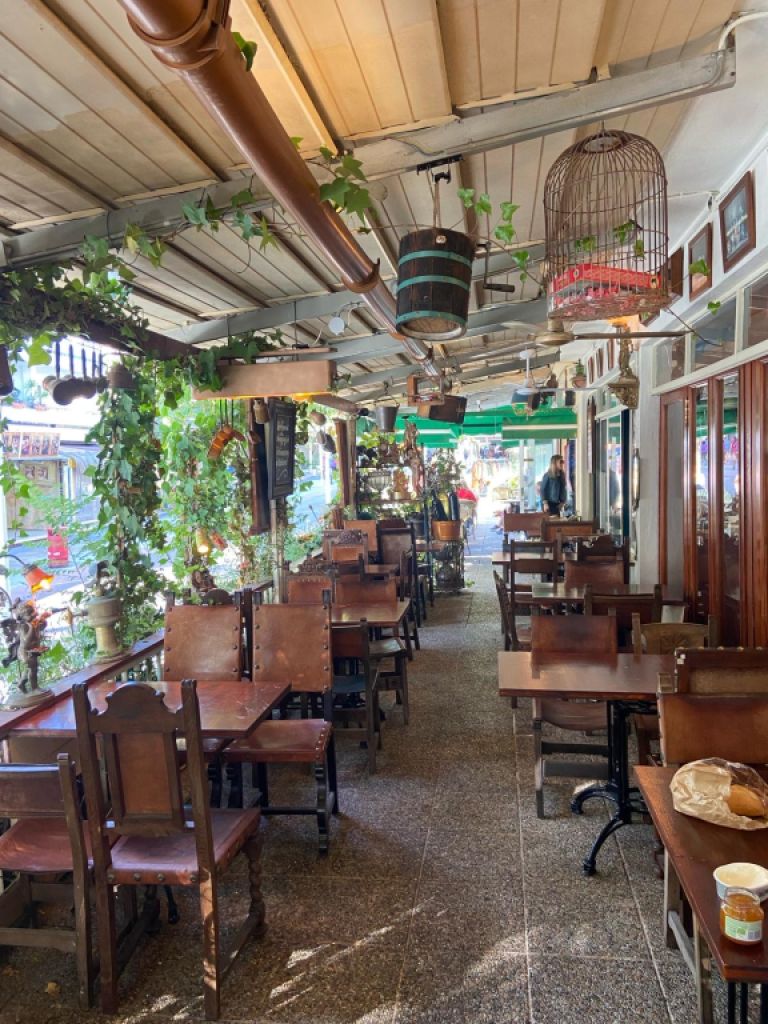 Seguimos buscando ayuda en nuestro restaurante