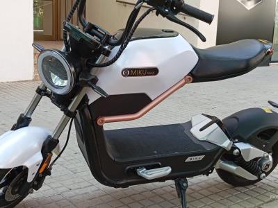 SUNRA Miku Max 49e Elektromotorrad