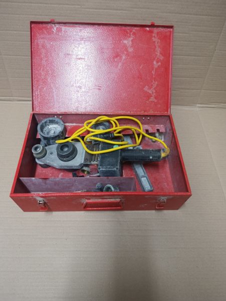 Thermo-Fusions Schweißgerät abzugeben