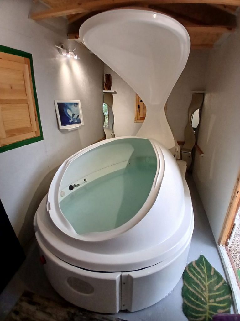 Tiny House mit  Float Tank – Verkauf als Komplettpaket