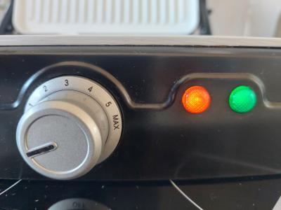 Parrilla de mesa con placas cerámicas Gourmetmaxx