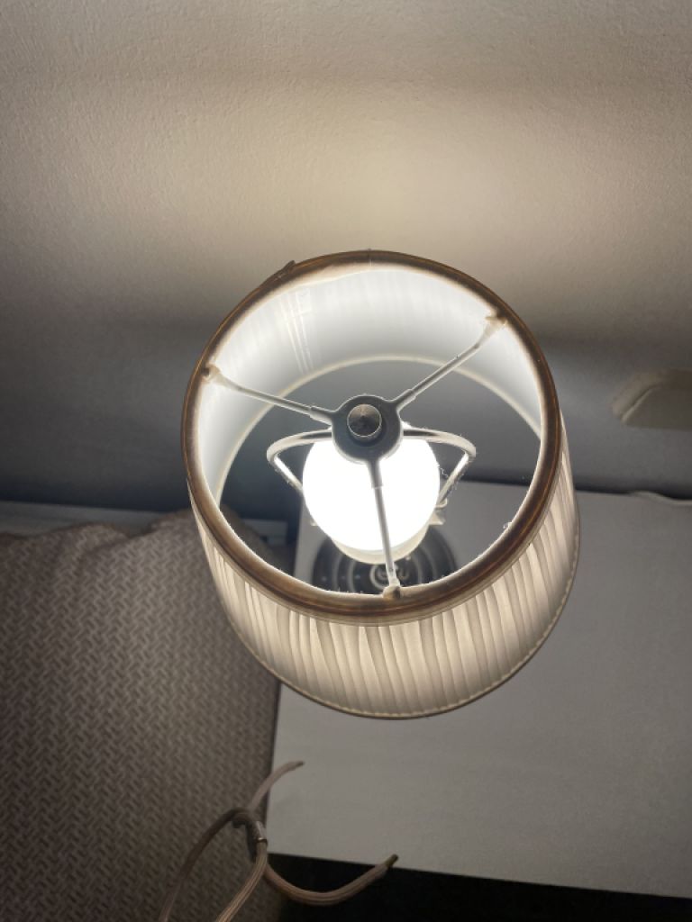 Tischlampen Edelstahl mit weißem Schirm Nachttischlampen