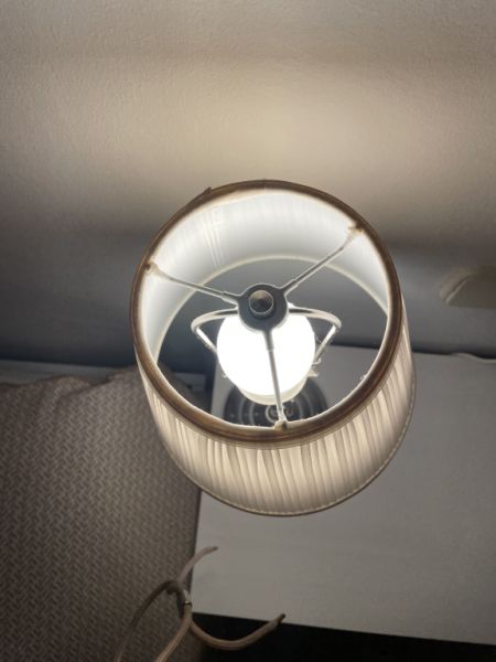 Tischlampen Edelstahl mit weißem Schirm Nachttischlampen