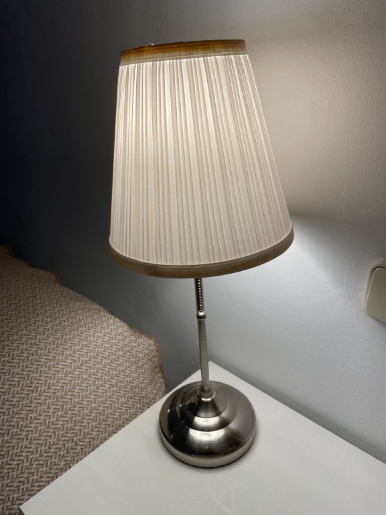 Tischlampen Edelstahl mit weißem Schirm Nachttischlampen