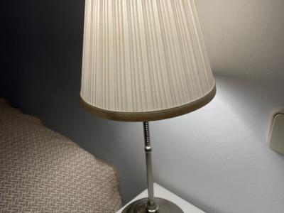 Tischlampen Edelstahl mit weißem Schirm Nachttischlampen