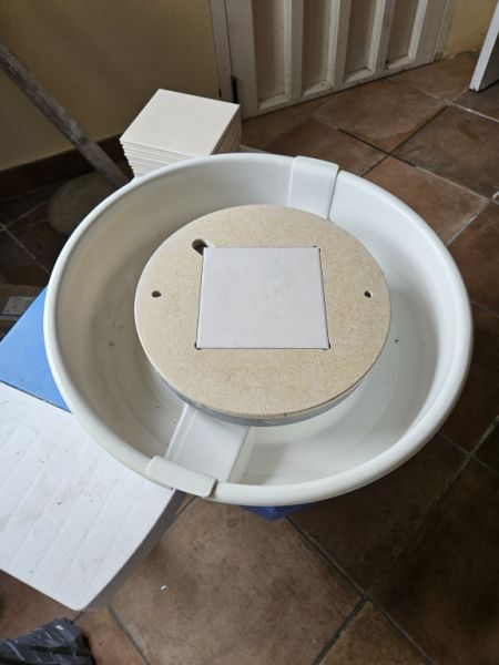 Torno de alfarero Nidec