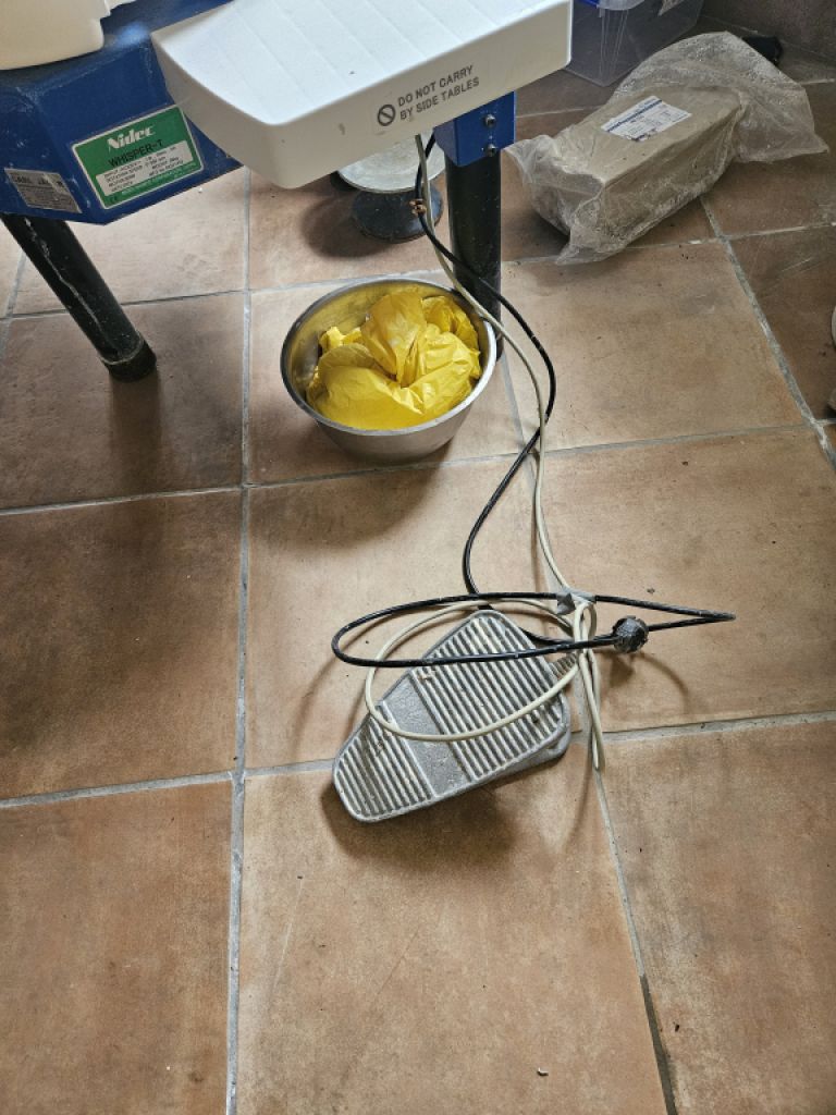 Torno de alfarero Nidec