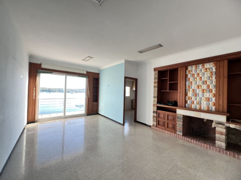 Estupendo apartamento en primera línea de mar en Portocolom