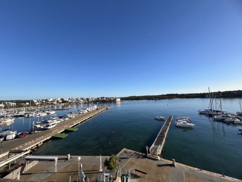 Estupendo apartamento en primera línea de mar en Portocolom