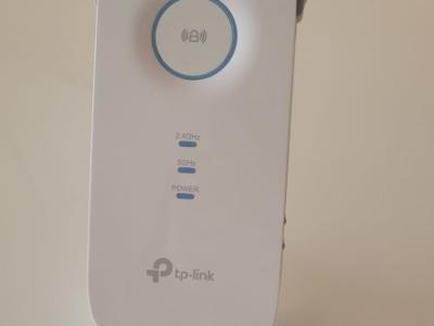 TP-Link RE550 WLAN Verstärker Repeater AC1900 (Dual-WLAN AC + N, 1300MBit/s 5GHz + 600MBit/s 2,4GHz)