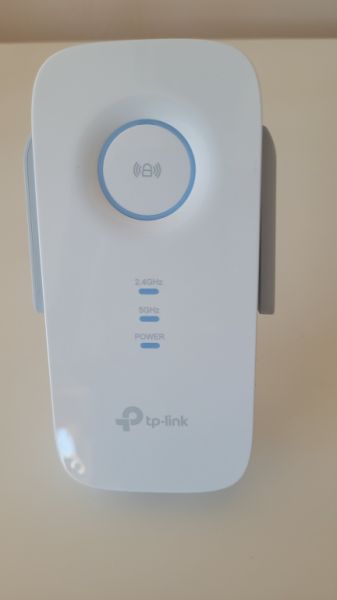 TP-Link RE550 WLAN Verstärker Repeater AC1900 (Dual-WLAN AC + N, 1300MBit/s 5GHz + 600MBit/s 2,4GHz)