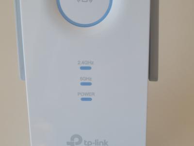 TP-Link RE550 WLAN Verstärker Repeater AC1900 (Dual-WLAN AC + N, 1300MBit/s 5GHz + 600MBit/s 2,4GHz)