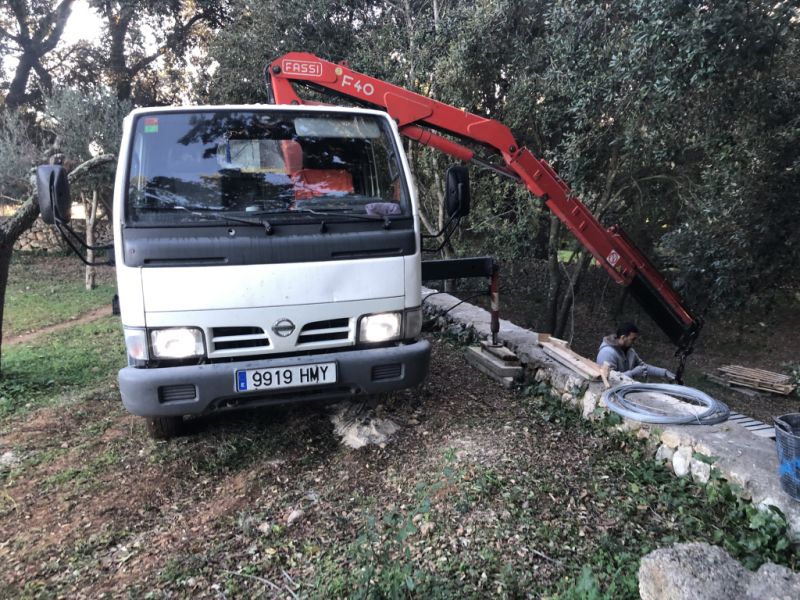 Transportes con grúa y basculante
