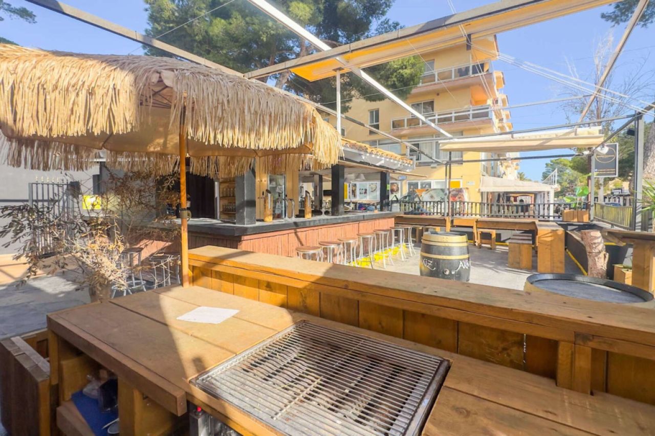 Traspaso – Bar/Cafetería en ubicación prime de Cala Ratjada