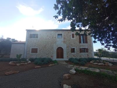 Finca de ensueño - obra nueva - con 5 dormitorios y muchas extras cerca de Santanyi --- F 06 VK