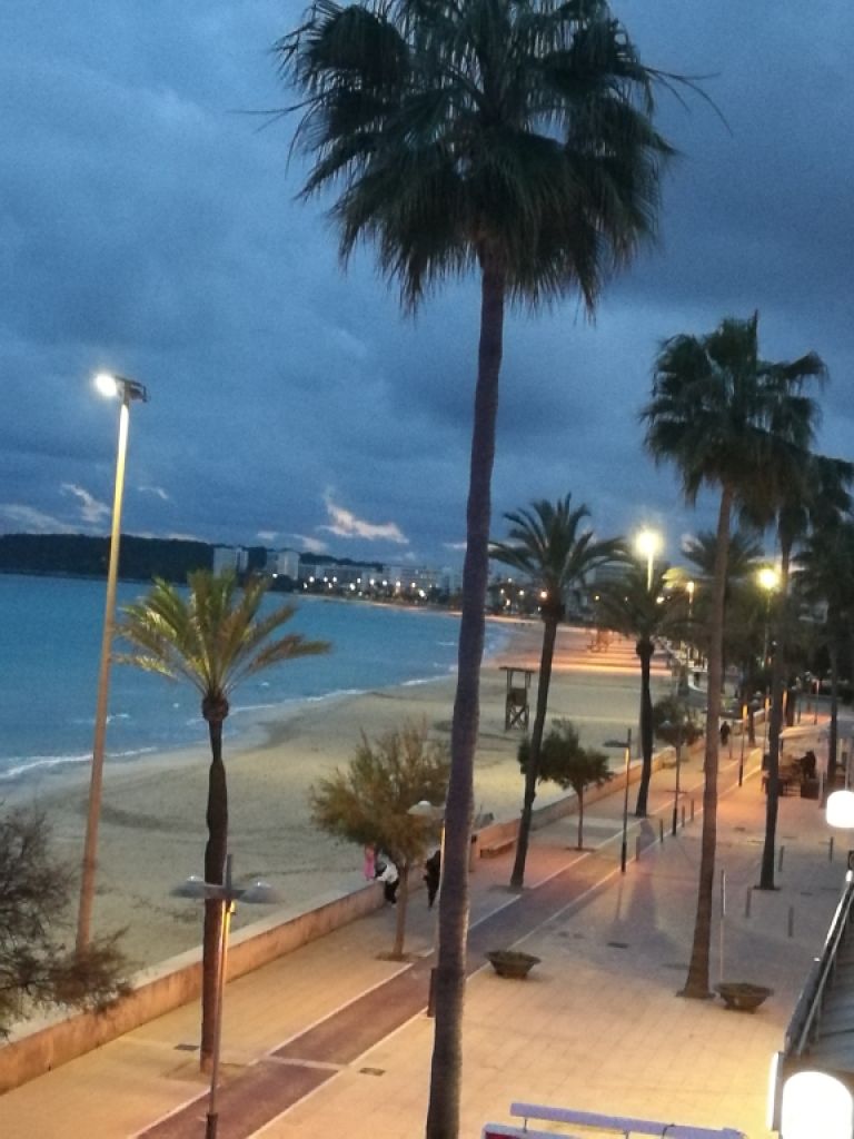 Traumhafter Meerblick: Ferienwohnung mit Rundumbalkon: Meerblick Apartment Sabina Cala Millor