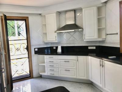 Traumhaftes, unmöbliertes Apartment mit Gemeinschaftspool am Hafen von Palma -- AP 11