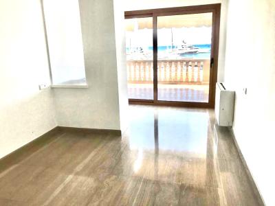 Traumhaftes, unmöbliertes Apartment mit Gemeinschaftspool am Hafen von Palma -- AP 11