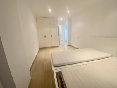 Traumhaftes, unmöbliertes Apartment mit Gemeinschaftspool am Hafen von Palma -- AP 11