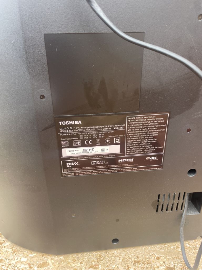 TV - Televisor Toshiba con mando a distancia