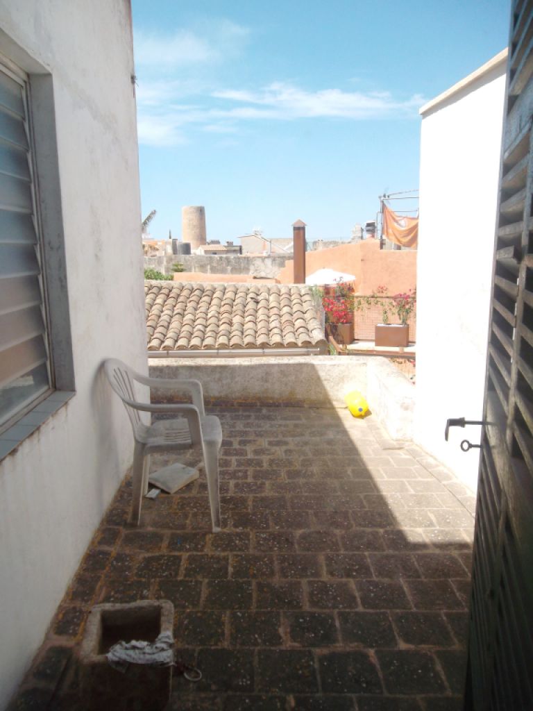 Typisches mallorquinisches Dorfhaus mit Terrassen und Innenhof in Felantix ---- DH 30 VK