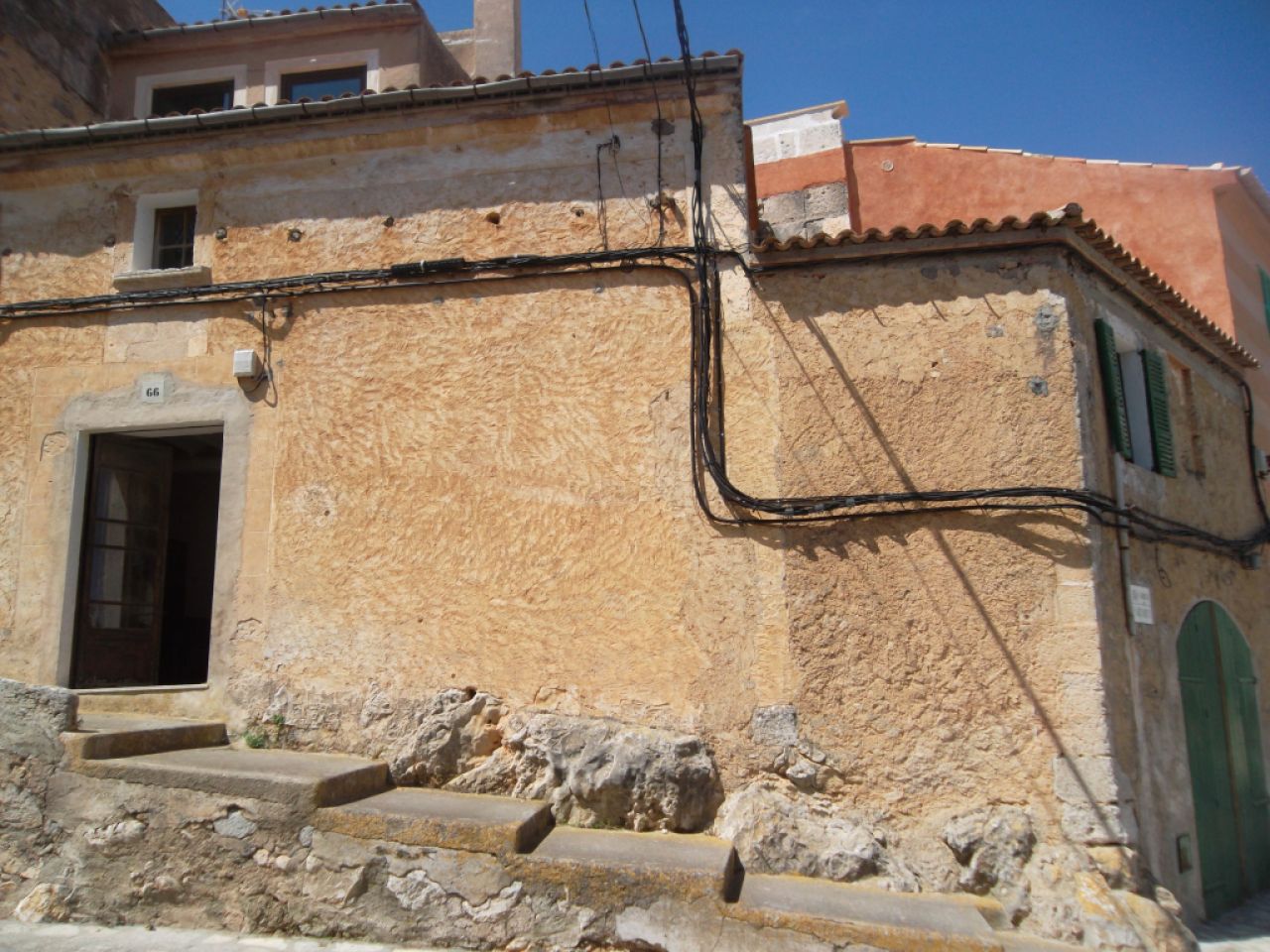 Typisches mallorquinisches Dorfhaus mit Terrassen und Innenhof in Felantix ---- DH 30 VK