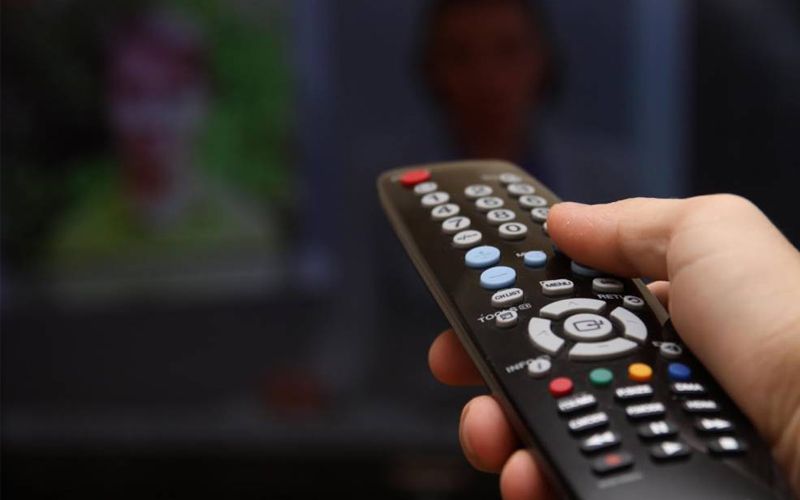 Universalfernbedienung für TV, Satellitenempfänger, Verstärker. und andere Modelle und Marken