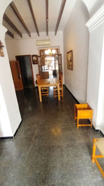 Verkauf eines 2 Etagendorfhauses mit Garage und Innenhof in Es LLombards - Santanyi -  DH 08 VK