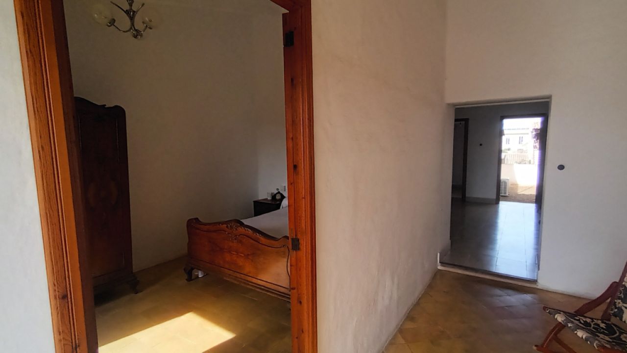 Verkauf eines 2 Etagendorfhauses mit Garage und Innenhof in Es LLombards - Santanyi -  DH 08 VK