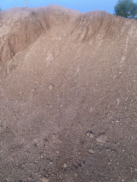 Verkauf von gesiebten und gemischten Erden, Öko-Kies.