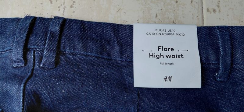 Vendo Pantalón vaquero flare azul oscuro nuevo h&m talla 42
