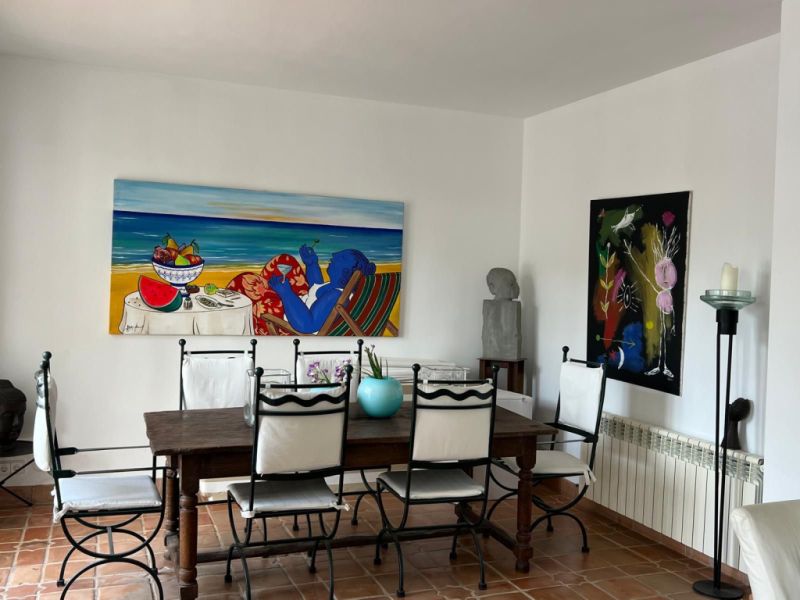 Vendo mesa de comedor con 6 sillas por 400 euros