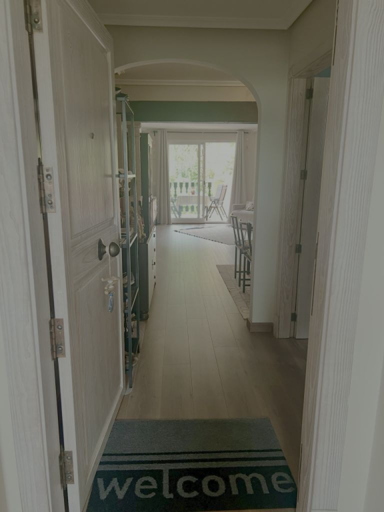 Verkaufe sehr gepflegte Wohnung in Santa Ponsa mit zwei Schlafzimmern und zwei Bädern