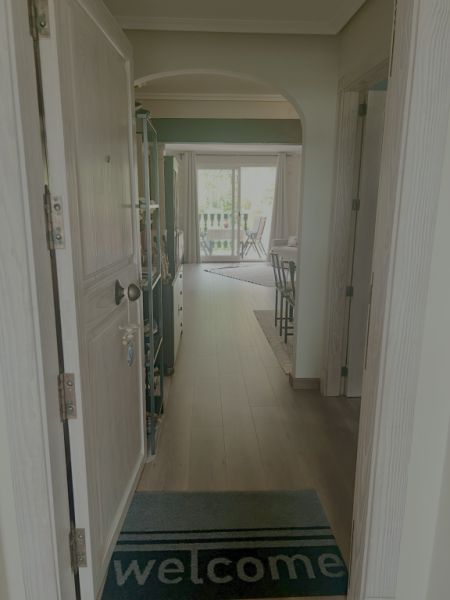 Verkaufe sehr gepflegte Wohnung in Santa Ponsa mit zwei Schlafzimmern und zwei Bädern