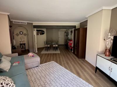 Verkaufe sehr gepflegte Wohnung in Santa Ponsa mit zwei Schlafzimmern und zwei Bädern