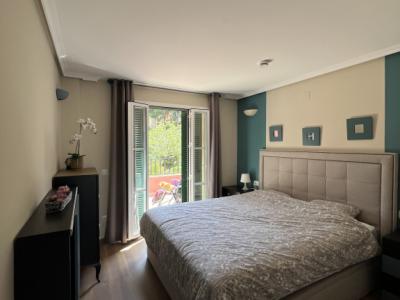 Verkaufe sehr gepflegte Wohnung in Santa Ponsa mit zwei Schlafzimmern und zwei Bädern