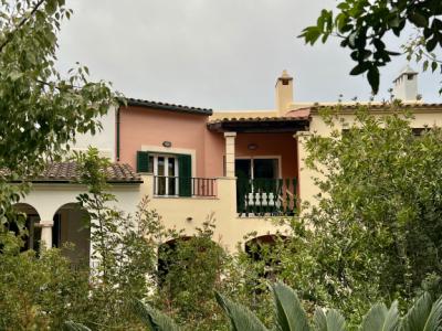 Verkaufe sehr gepflegte Wohnung in Santa Ponsa mit zwei Schlafzimmern und zwei Bädern