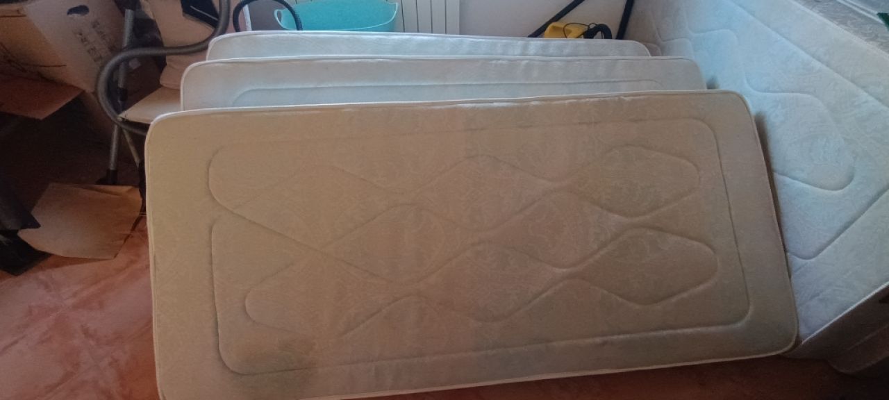 Verschenke 5 Matratzen in Manacor