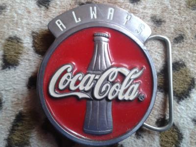 Verschiedene Coca-Cola Gürtelschnallen – Vintage Style