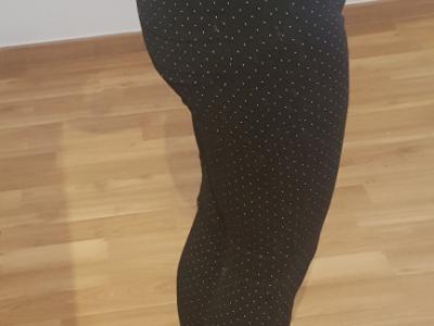 Verschiedene Hosen – neu und ungetragen