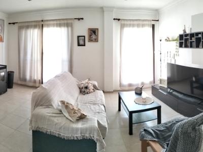 VILAFRANCA DE BONANY: 3 SZ-Wohnung 126 m2  mit Balkon im 2-Parteien-Haus fussläufig zum Stadtkern