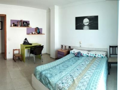 VILAFRANCA DE BONANY: 3 SZ-Wohnung 126 m2  mit Balkon im 2-Parteien-Haus fussläufig zum Stadtkern