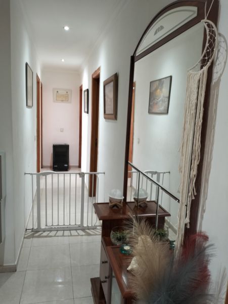 VILAFRANCA DE BONANY: 3 SZ-Wohnung 126 m2  mit Balkon im 2-Parteien-Haus fussläufig zum Stadtkern