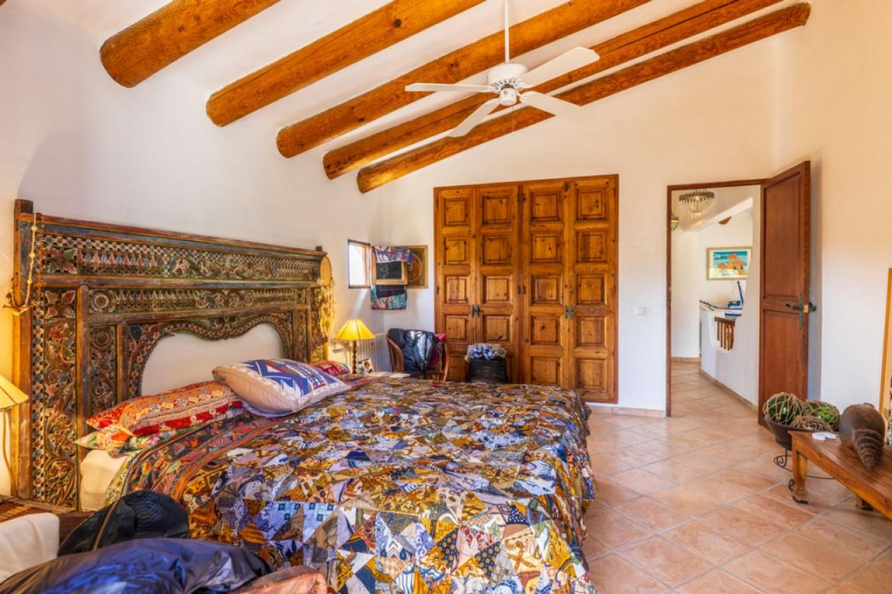 Villa de estilo ibicenco con piscina en Cielo de Bonaire, Alcudia