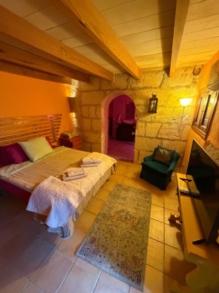 Villa con apartamento vacacional y estudio en alquiler en Porto Cristo