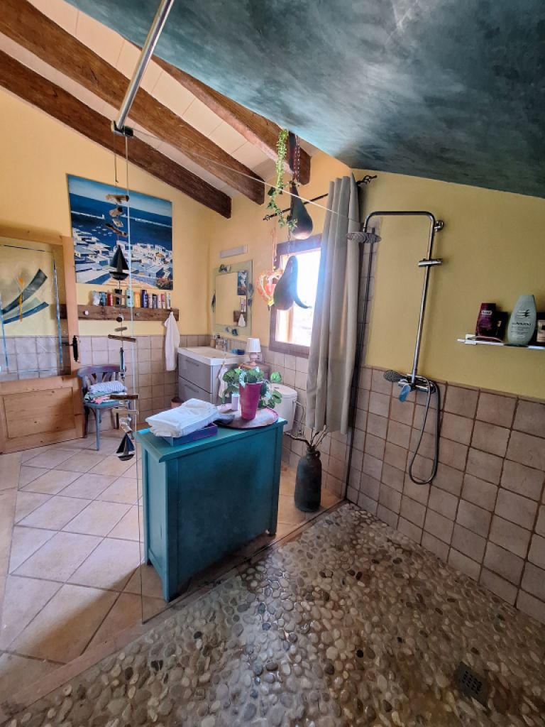 Villa con apartamento vacacional y estudio en alquiler en Porto Cristo