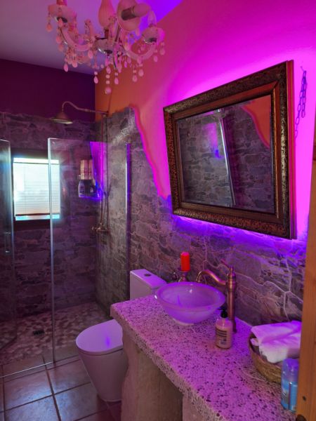 Villa con apartamento vacacional y estudio en alquiler en Porto Cristo